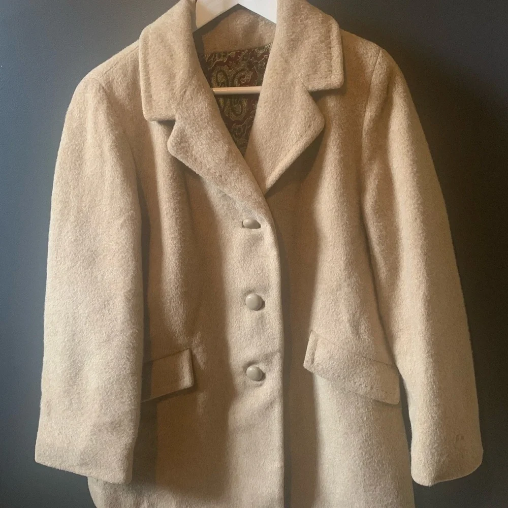 ❤️ 89. Vintage Classic Tan Wool Coat - Modern fit ❤️ - Picture 5 of 15